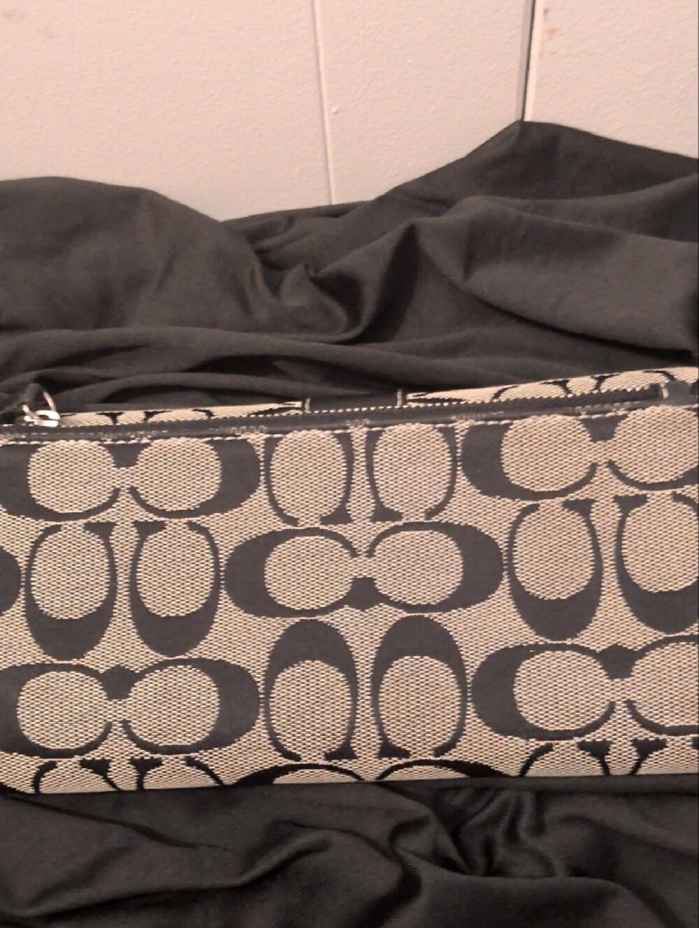Coach Vintage Black and Tan Signature Continental Wallet - Picture 3 of 16